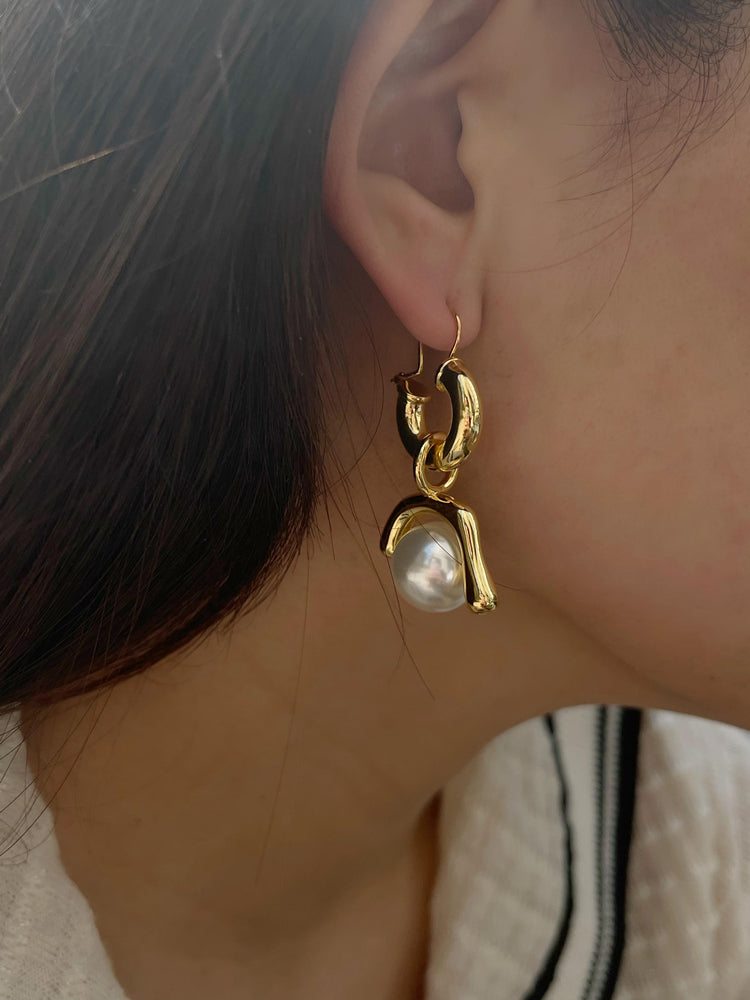 Women's New French Style Vintage Pearl Earrings