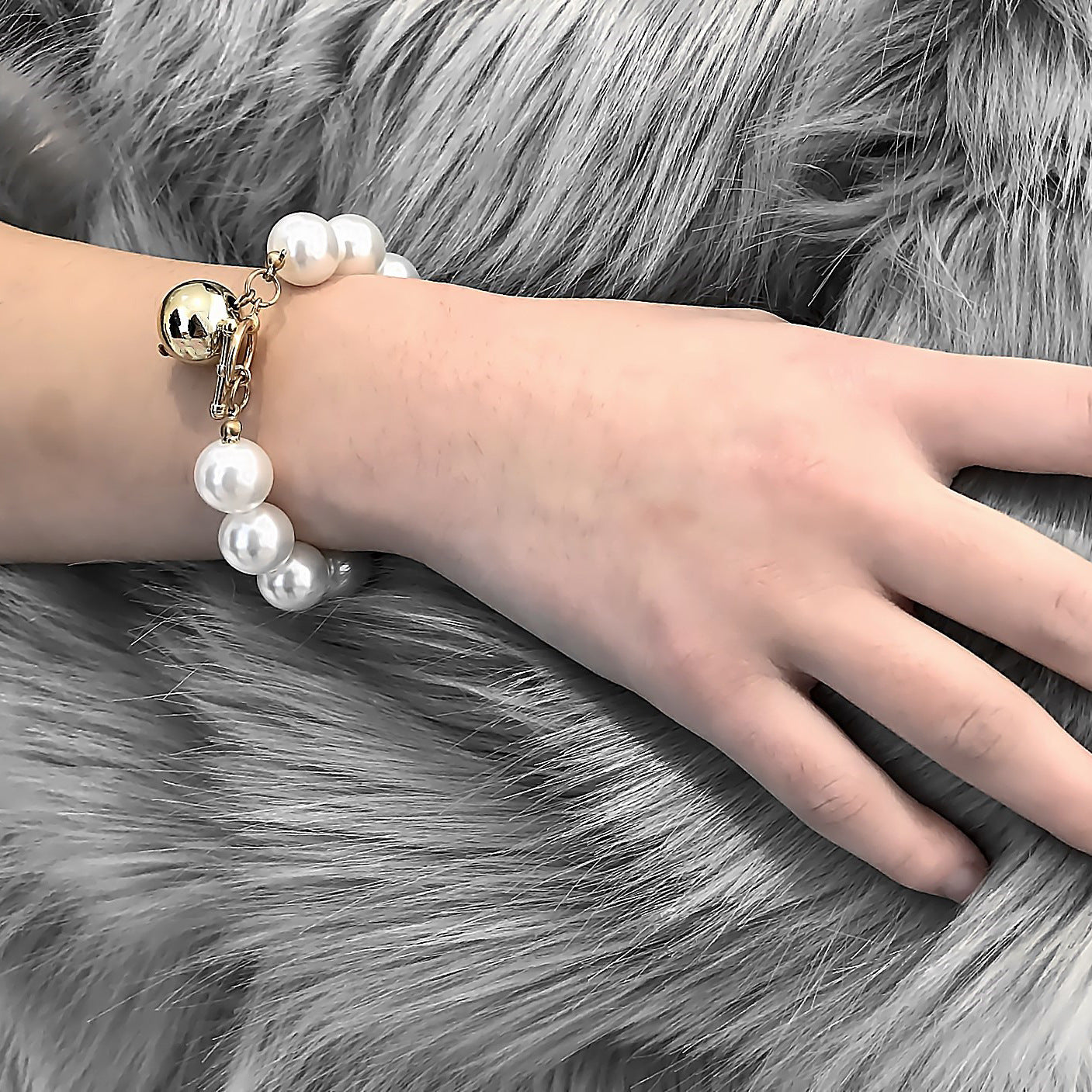 Irregular pearl bracelet