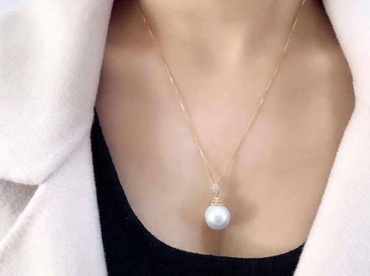 Innocent Pearl Earring Necklace