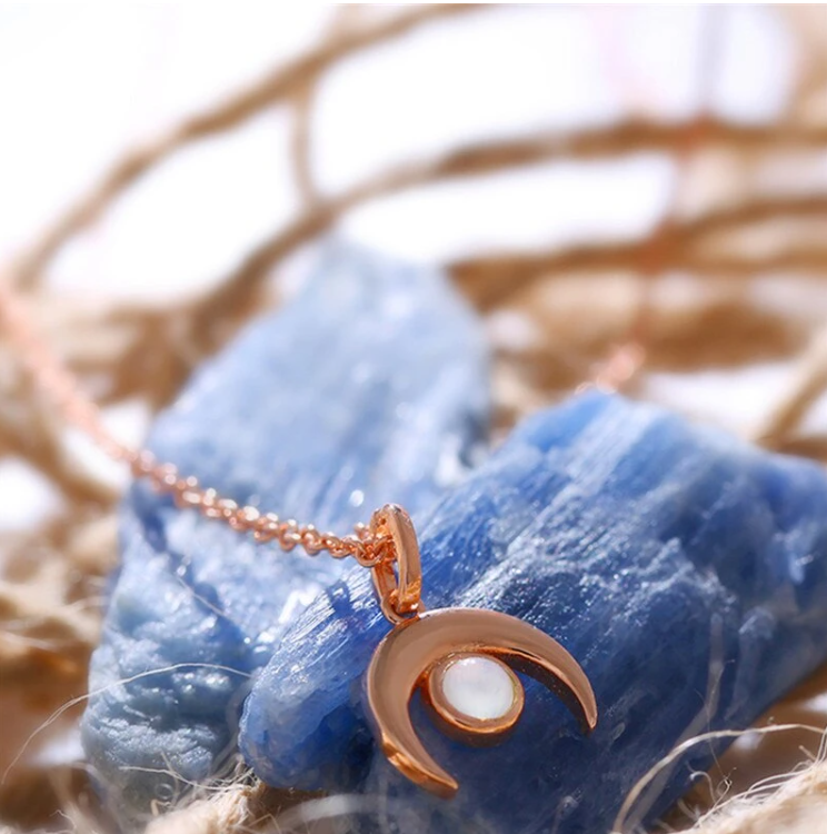 Rose gold moonstone necklace
