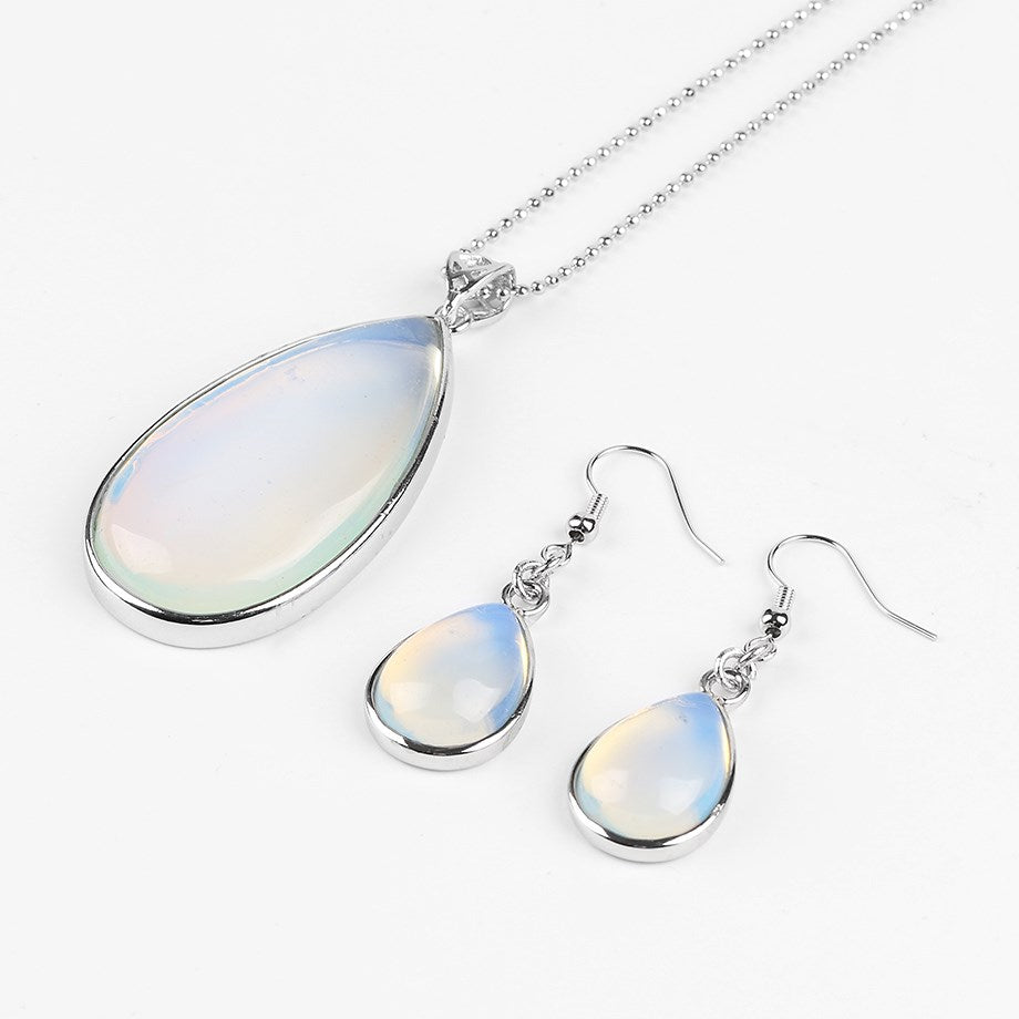 Natural crystal necklace