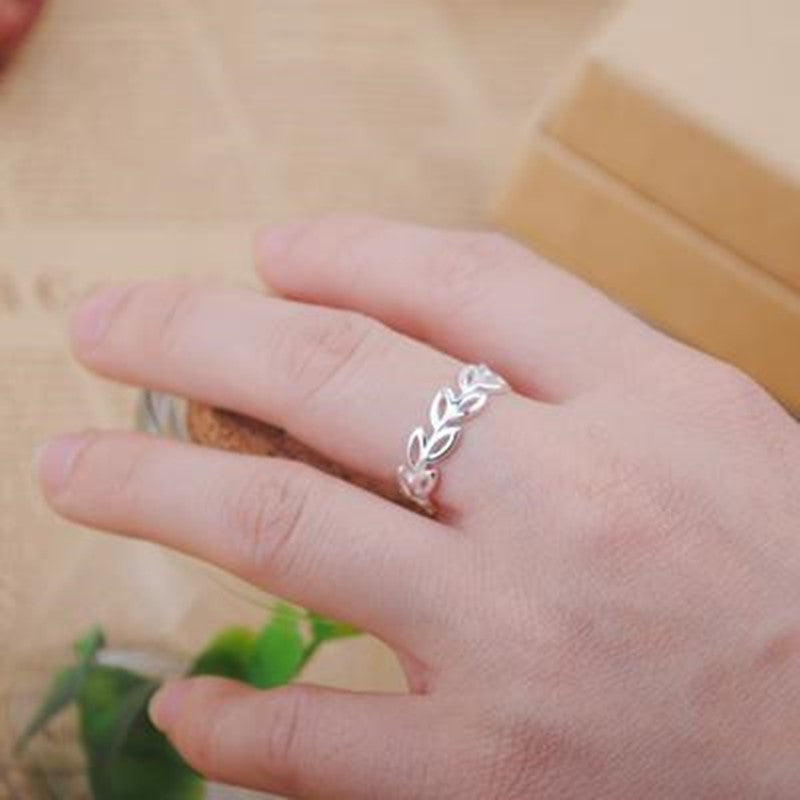 Simple hollow leaf ring