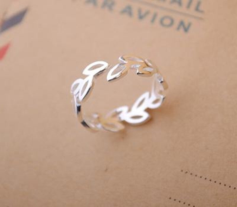 Simple hollow leaf ring