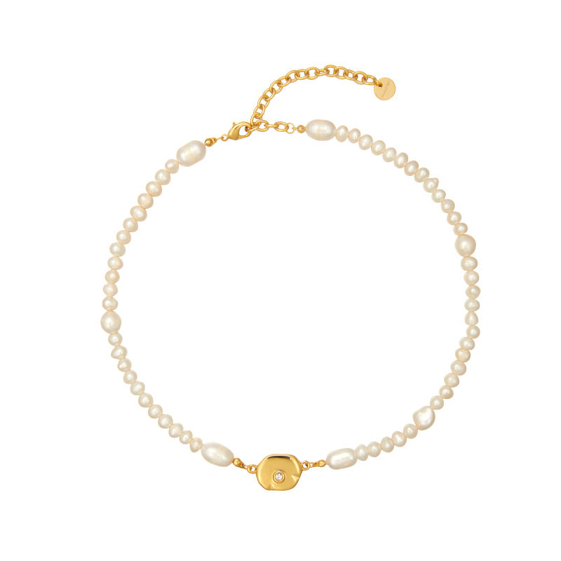 Heart pendant pearl necklace