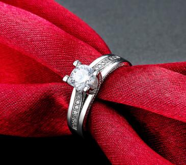 18K gold high-end jewelry popular temperament noble sparkling diamond wedding ring series diamond heart and arrow ring