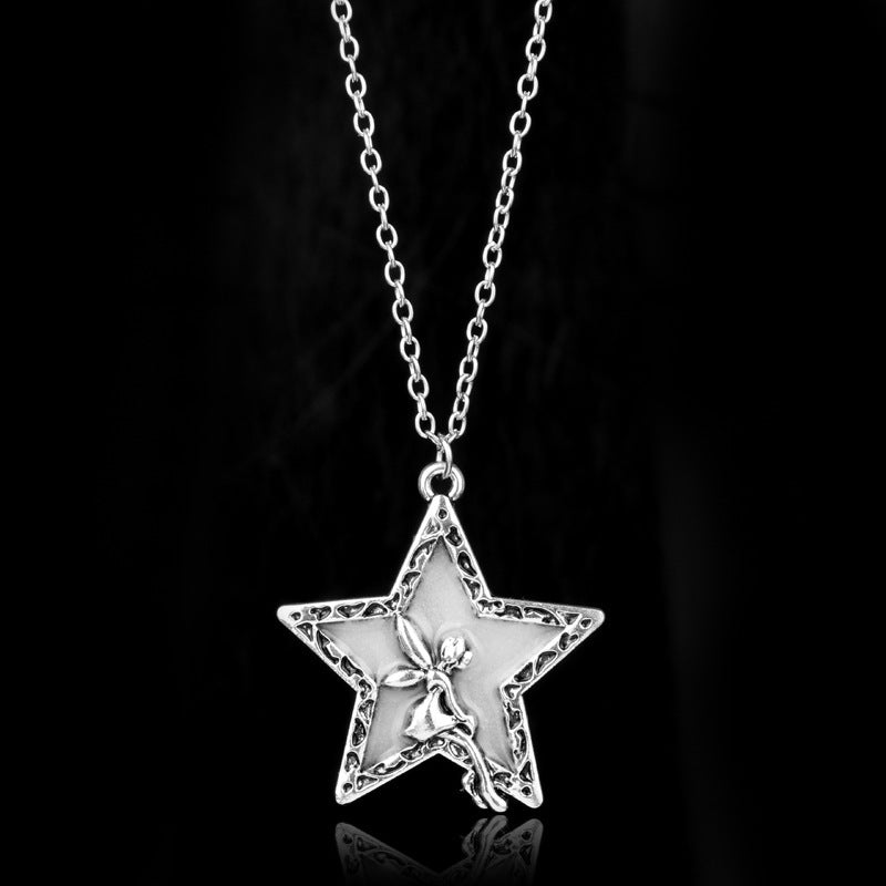 A Luminous Necklace That Glows In The Dark