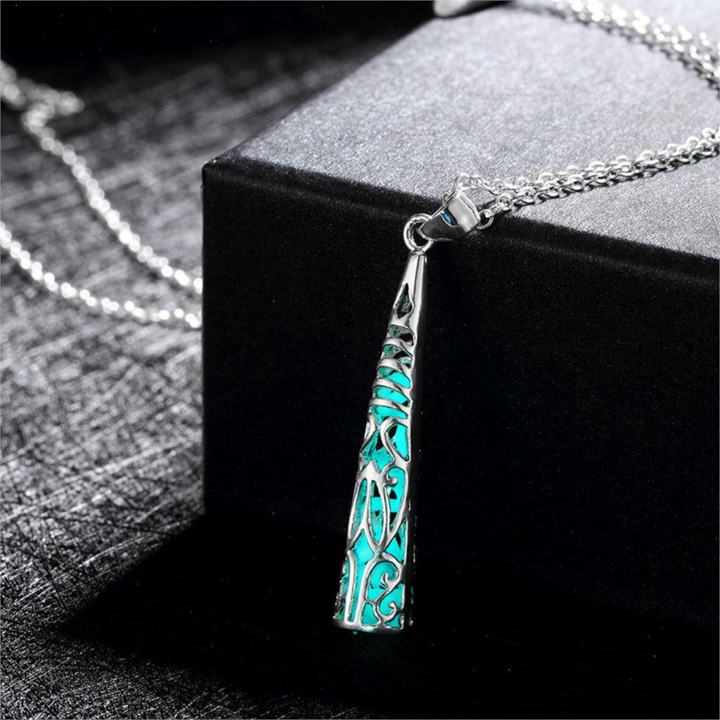 Fluorescent stone necklace