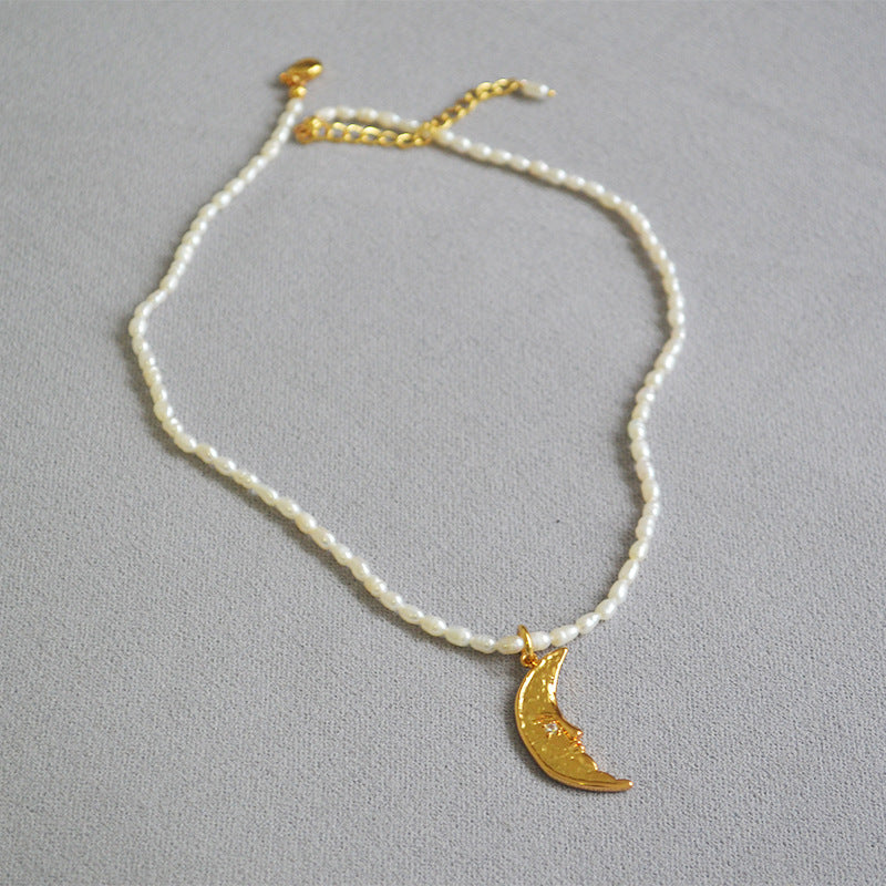 Pearl short Moon Necklace