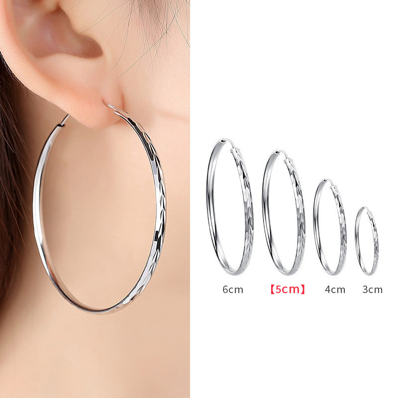 Round Face Was Thin And Big Hoop Earrings