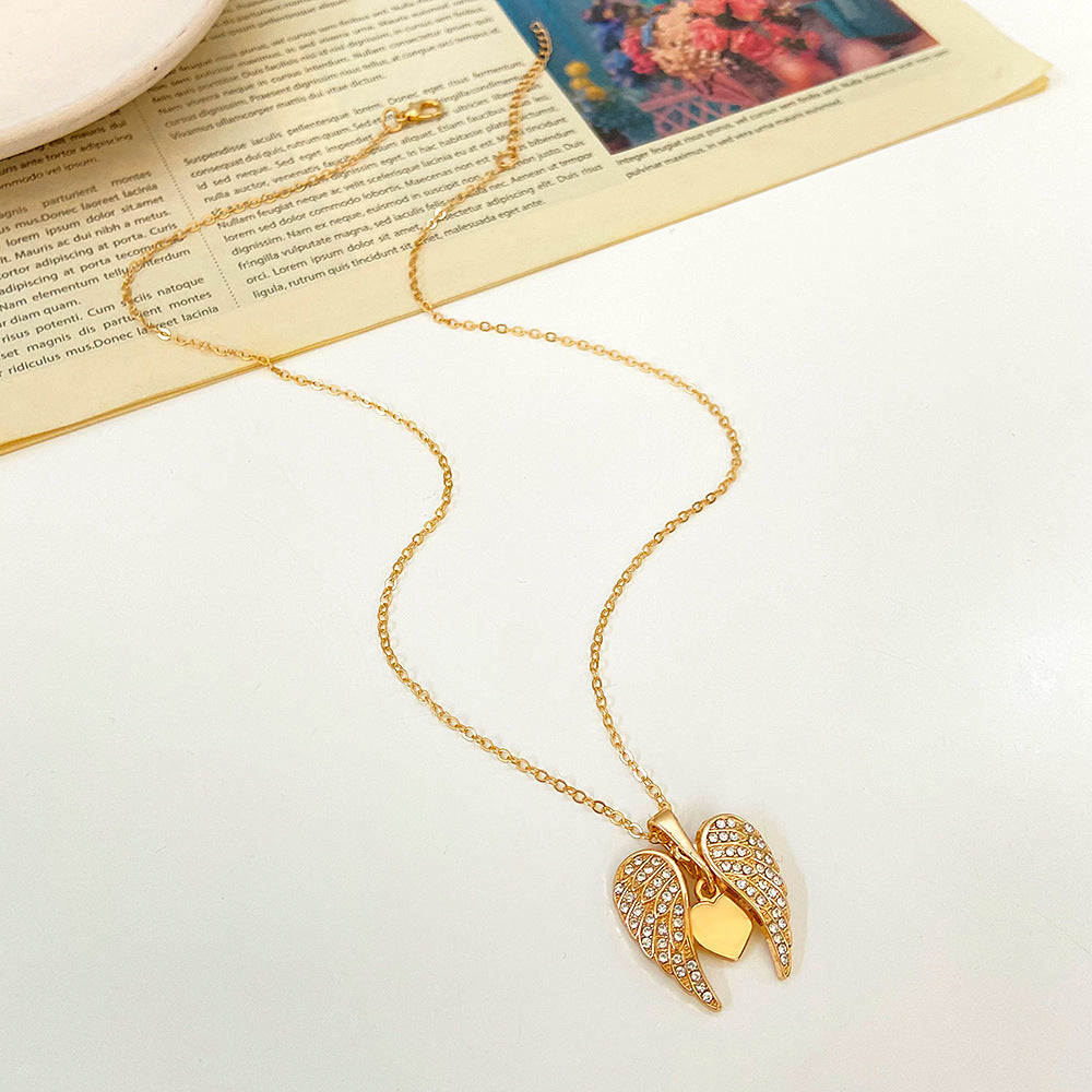 Women's Temperament Fashion Diamond Heart Pendant Necklace