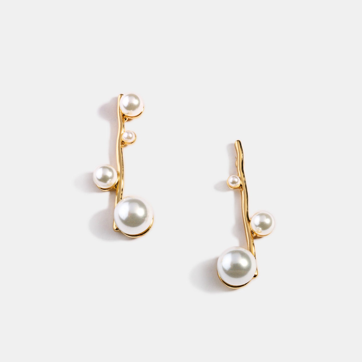 Alloy pearl earrings
