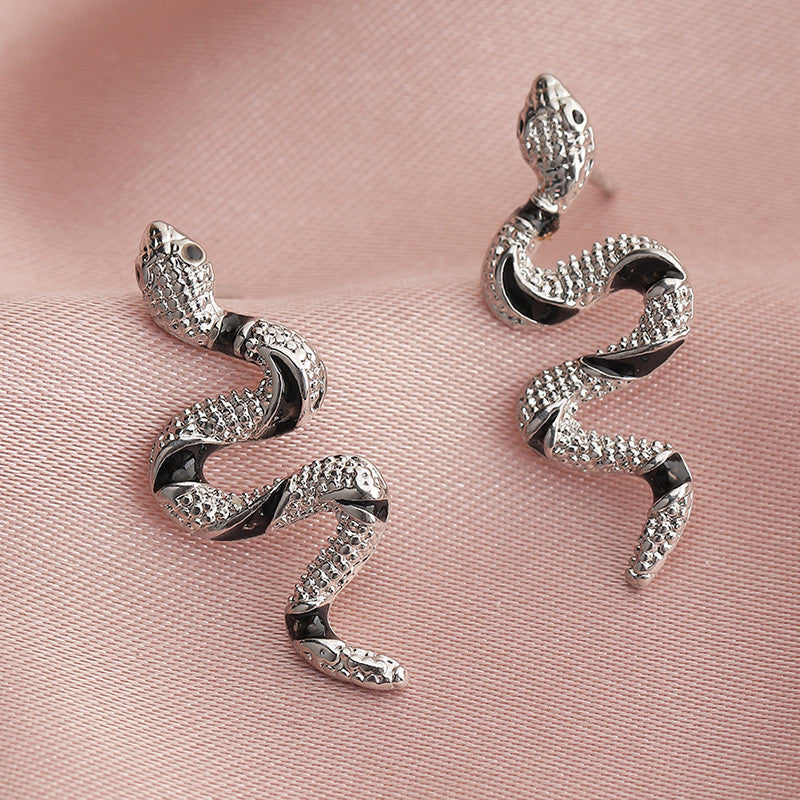 Personality Creative Curved Snake Shape Earrings Alloy Snake Stud Earrings
