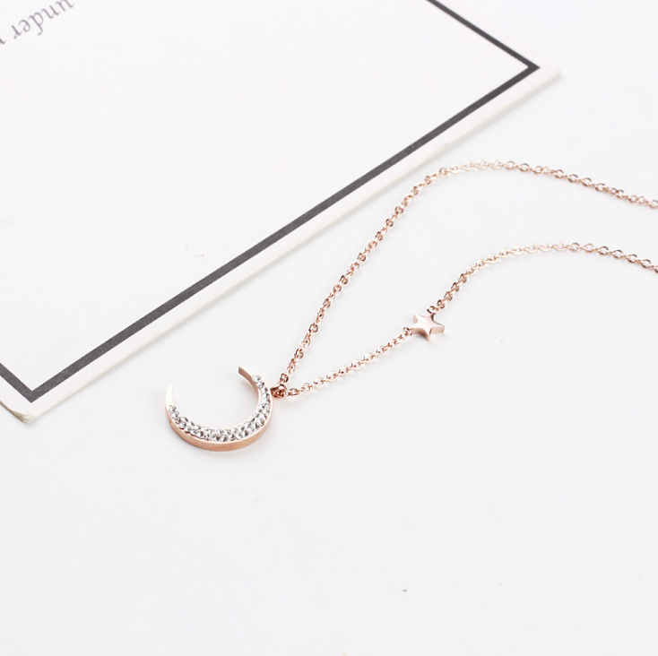 Titanium steel clay mud diamond star necklace