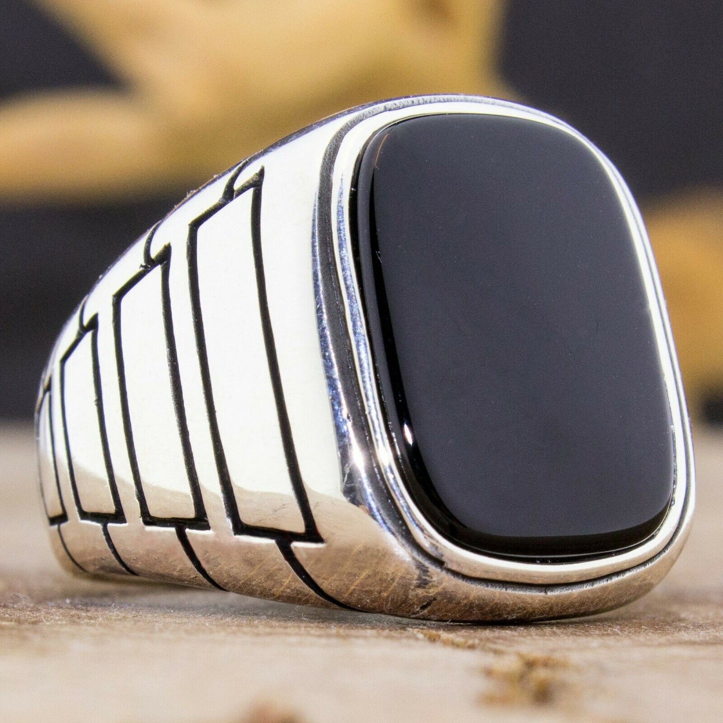 Popular Retro Pattern Black Face Zircon Ring
