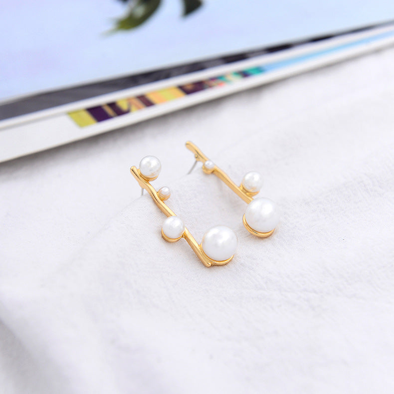Alloy pearl earrings