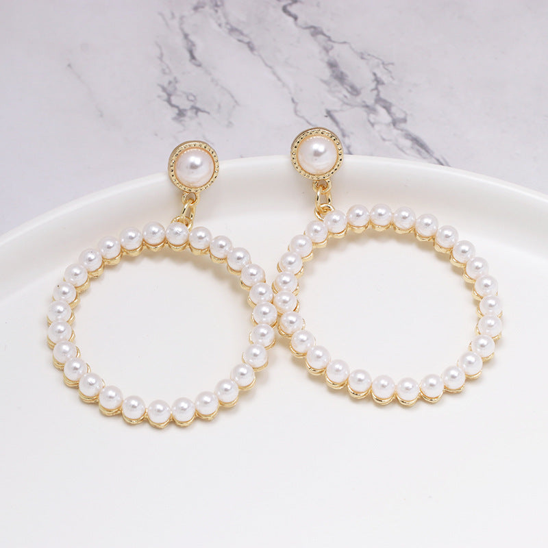 Highlight pearl earrings