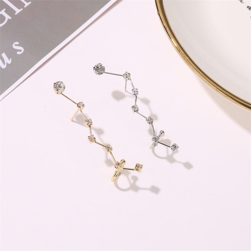 Diamond-studded small fresh earrings
