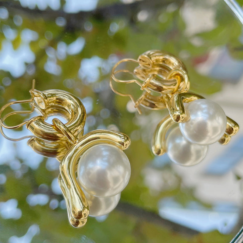 Women's New French Style Vintage Pearl Earrings