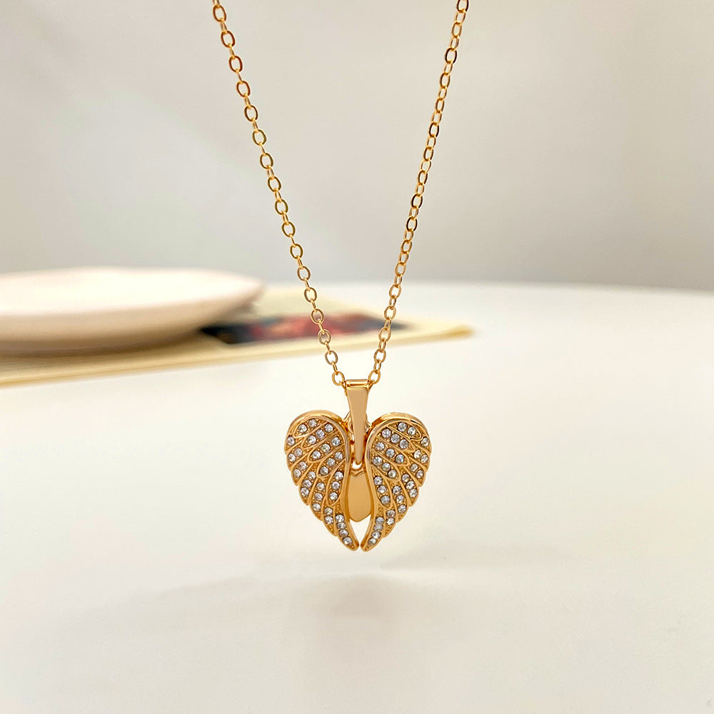 Women's Temperament Fashion Diamond Heart Pendant Necklace