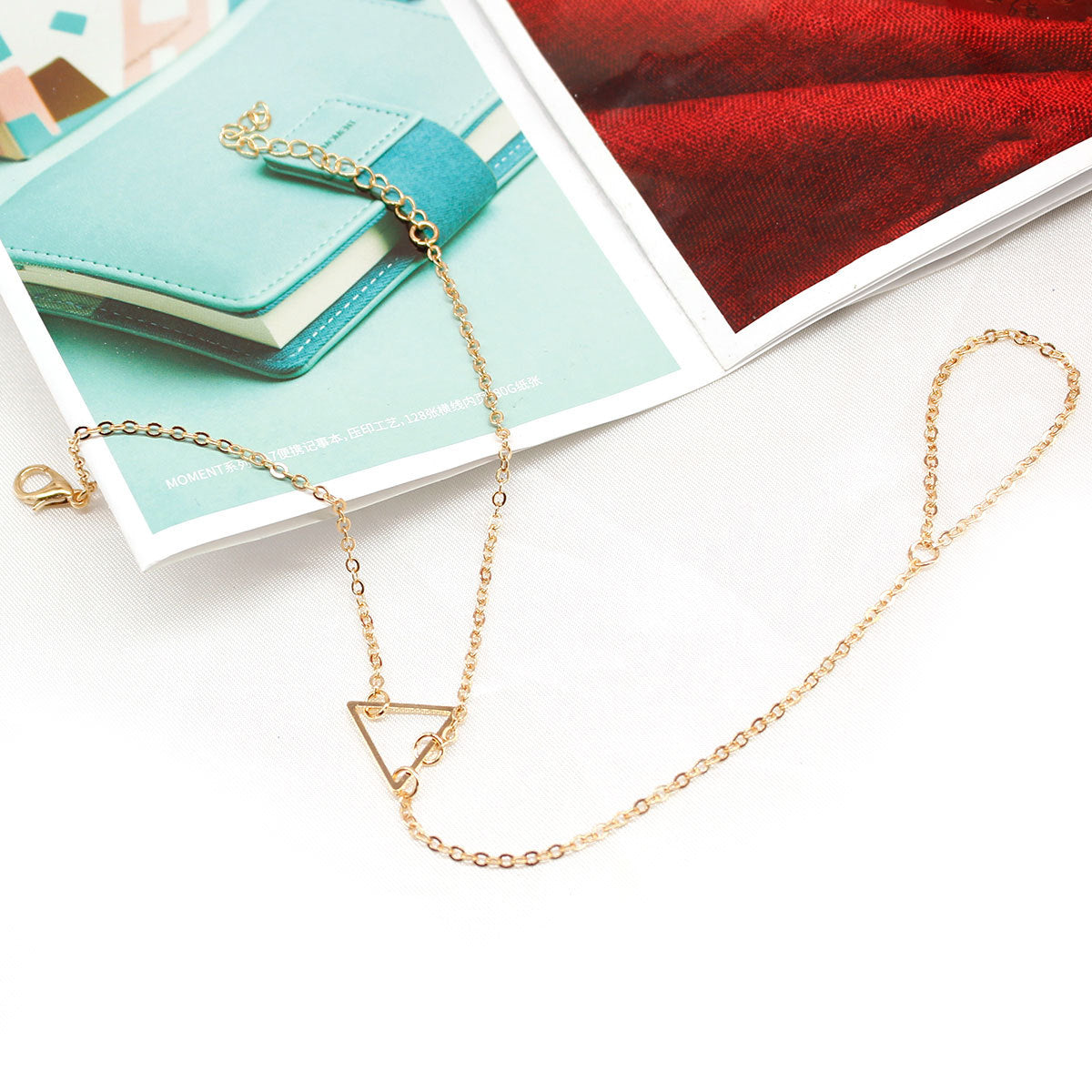Fashionable Women's Bracelet With Diamonds And Fingers