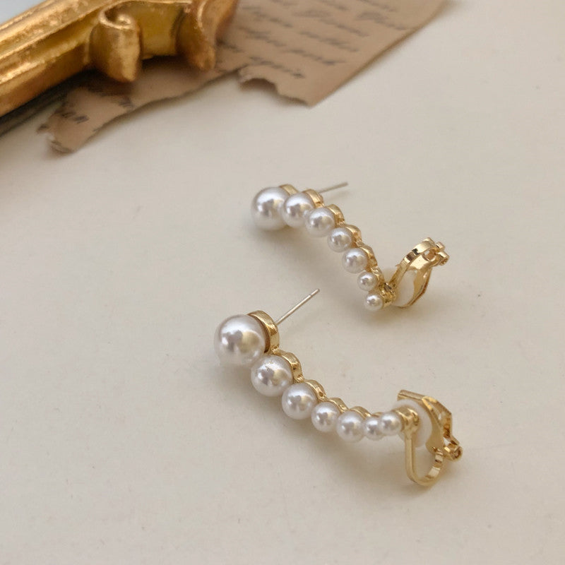 French minimalist pearl earrings