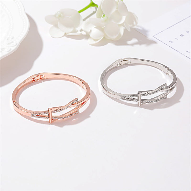 Geometric Cross Knotted Design Simple Commuter Diamond Bracelet