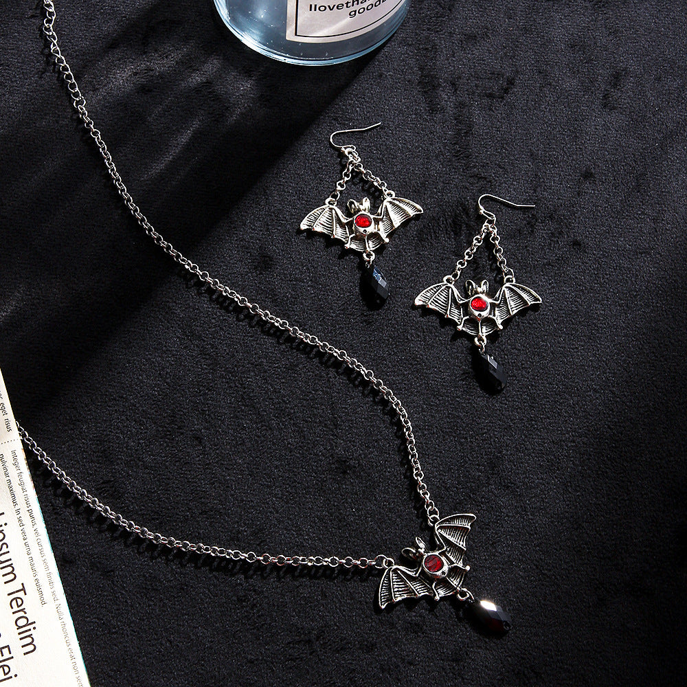 Gothic Exaggerated Black Bat Necklace Set