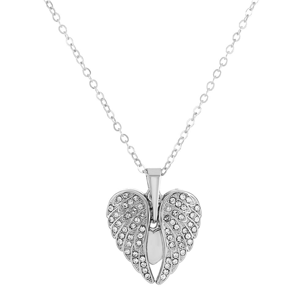 Women's Temperament Fashion Diamond Heart Pendant Necklace
