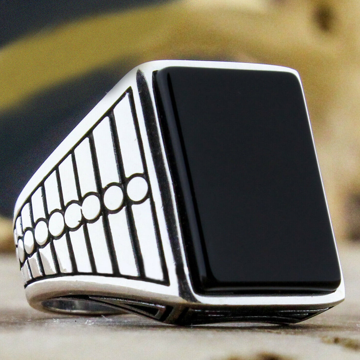 Popular Retro Pattern Black Face Zircon Ring