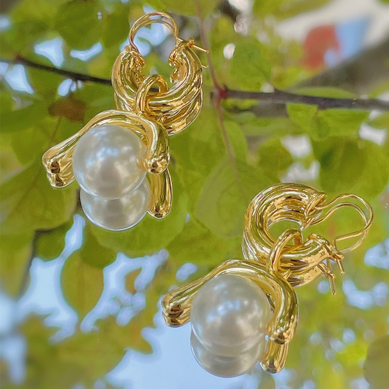 Women's New French Style Vintage Pearl Earrings