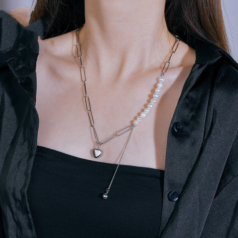 Vibrato Shaped Pearl Love Lock Necklace