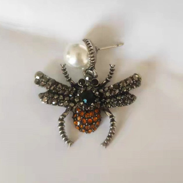 Bee diamond pearl earrings