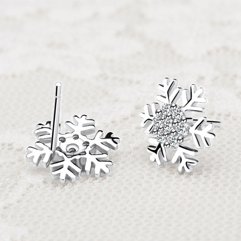 Women's Sweet Diamond Snowflake Stud Earrings