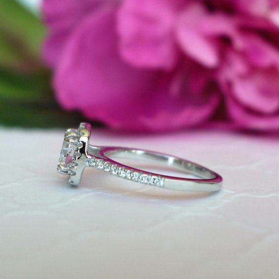 Classic diamond ring