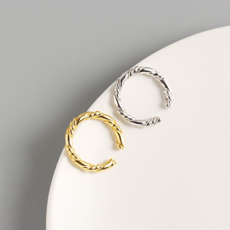 Irregular twisted wire ring