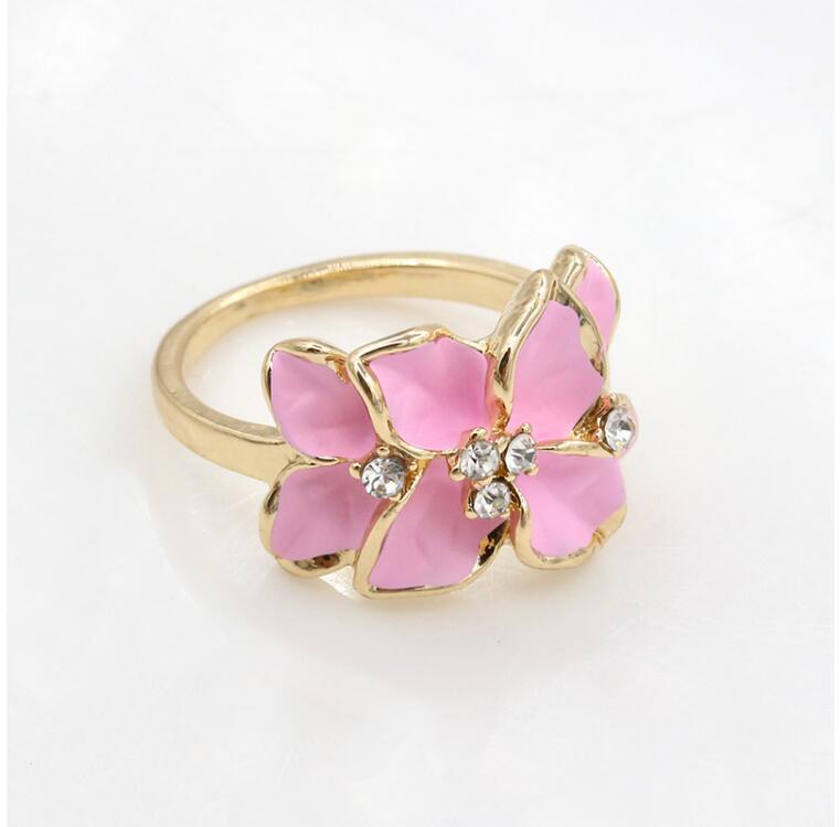 Gardenia crystal oil ring