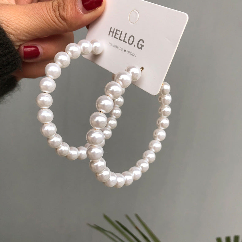 About temperament highlight pearl ear hoop earrings