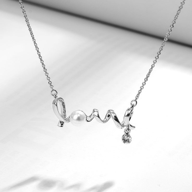 Pearl letter short necklace