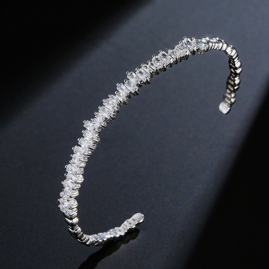 European and American bracelets light luxury micro-inlaid zircon bracelet ladies simple hand jewelry fashion bracelet