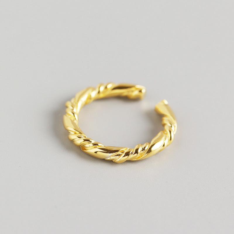 Irregular twisted wire ring