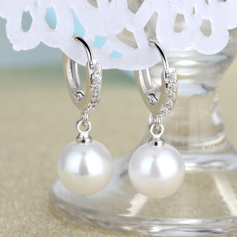 Fashion pearl earrings