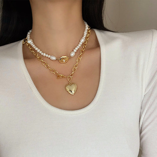 Heart pendant pearl necklace