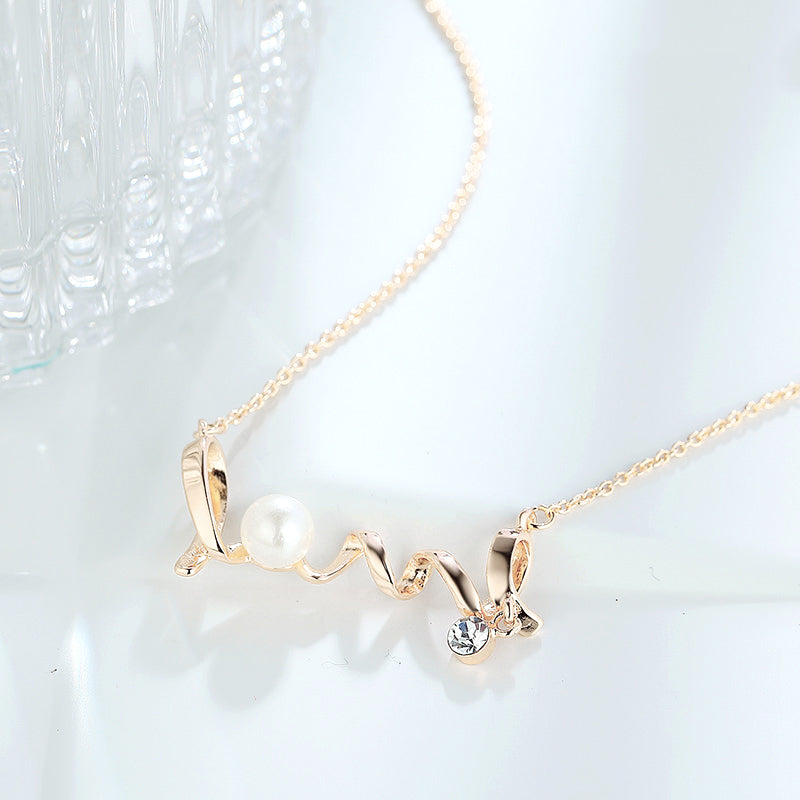 Pearl letter short necklace