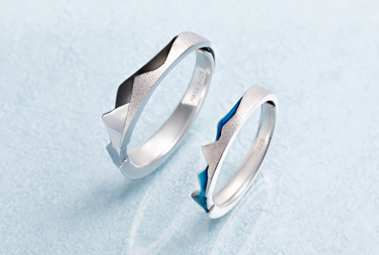 Simple creative couple ring