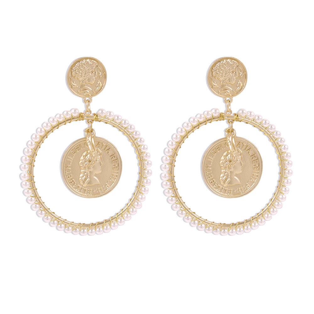 Geometric round pearl earrings