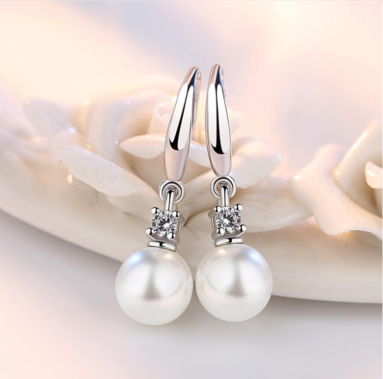 Dangling Pearl Earrings