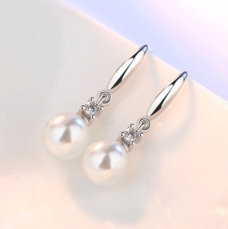 Dangling Pearl Earrings