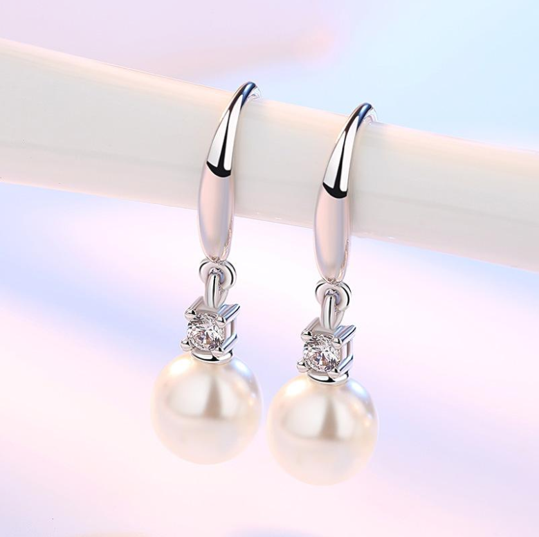 Dangling Pearl Earrings