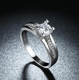 18K gold high-end jewelry popular temperament noble sparkling diamond wedding ring series diamond heart and arrow ring