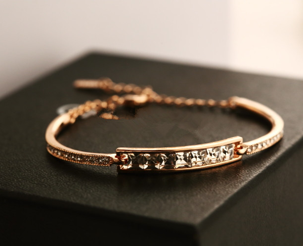 Diamond Crystal Bracelet Inlaid with Diamond Plated Gold Bracelet